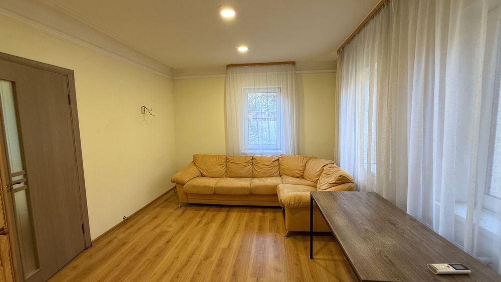 Продам будинок в Солом'янському районі ділянка 7 соток