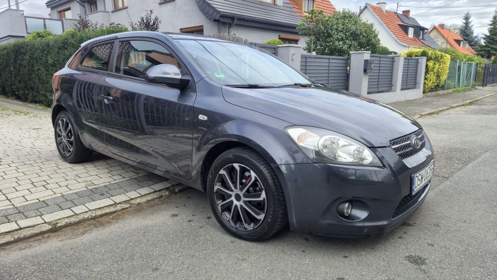 Kia proCeed ** Zadbana ** Benzyna ** Bezwypadkowa