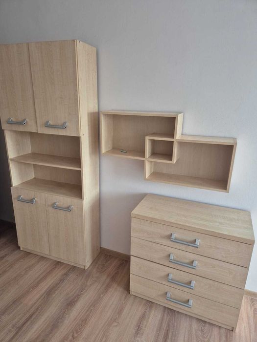 Sprzedam zestaw mebli w dobrym stanie.