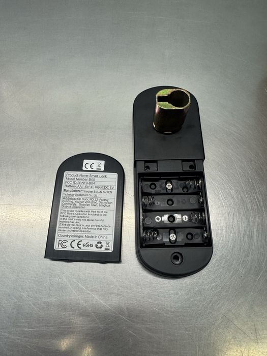 Fechadura inteligente Tuya