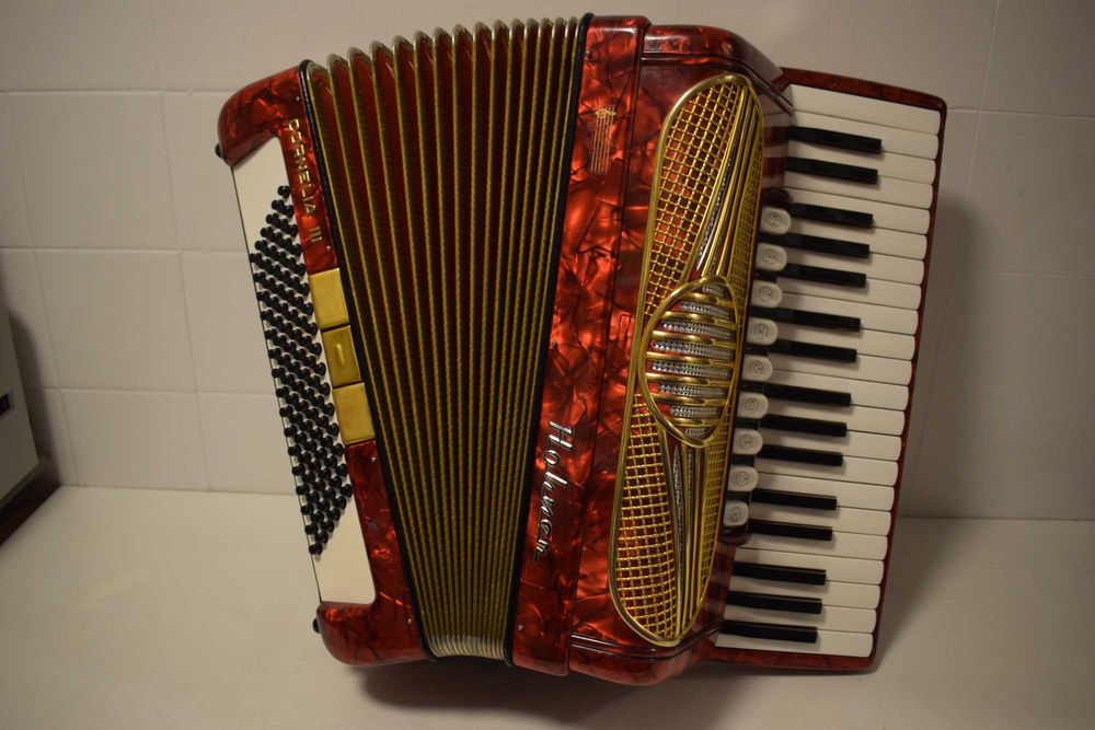 Hohner Cornelia 3 Voz 96 Baixos. N 254