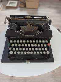 Maszyna do pisania Triumph, walizkowa,  przedwojenna