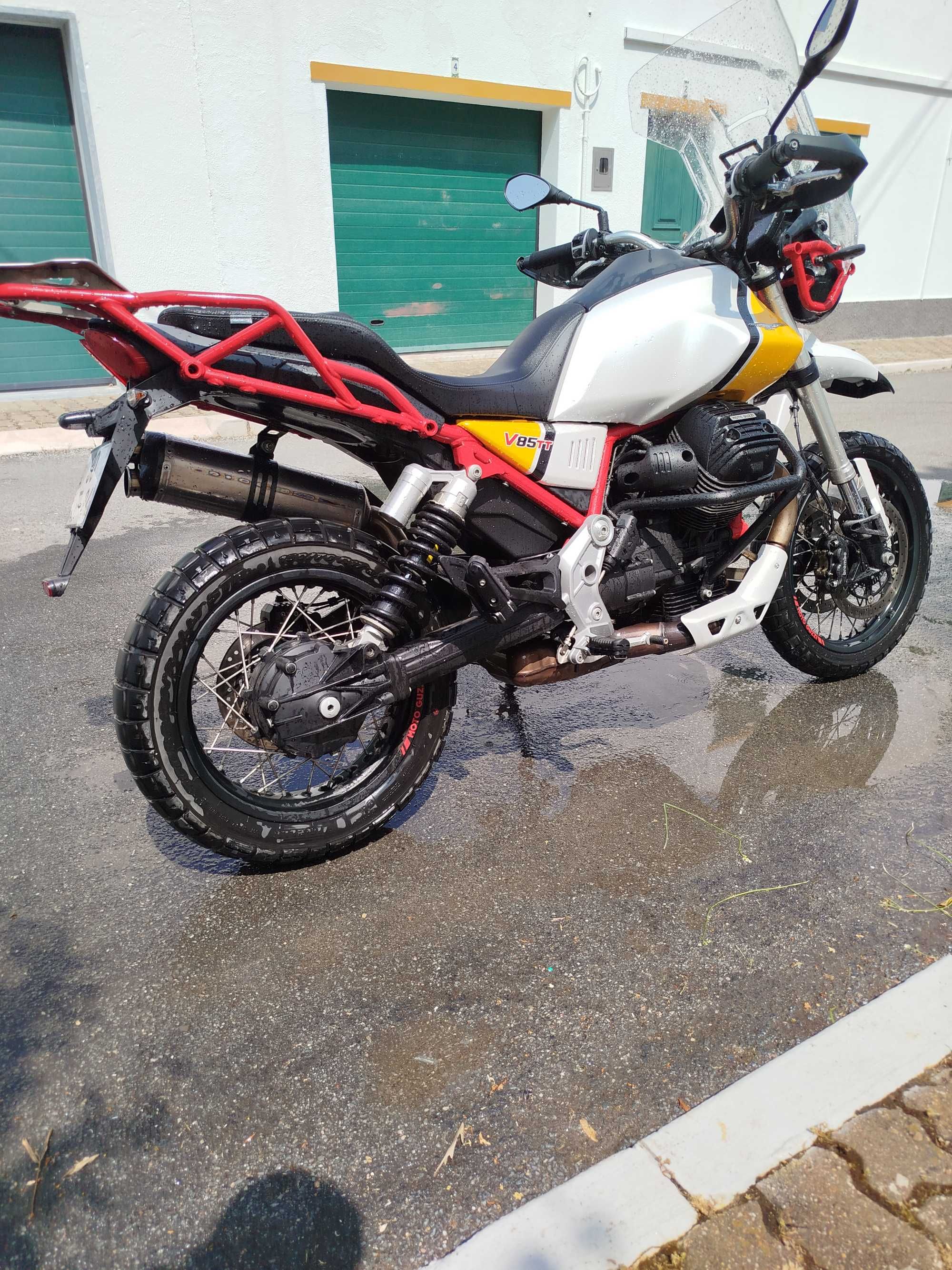 Motoguzzi v85 tt premium