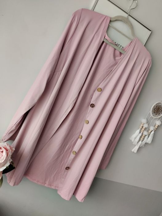 Kardigan damski narzutka pudrowy róż, plus size