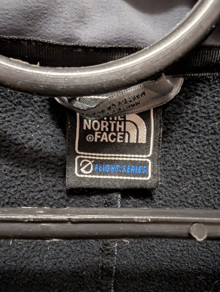 Продам softshell куртку north face