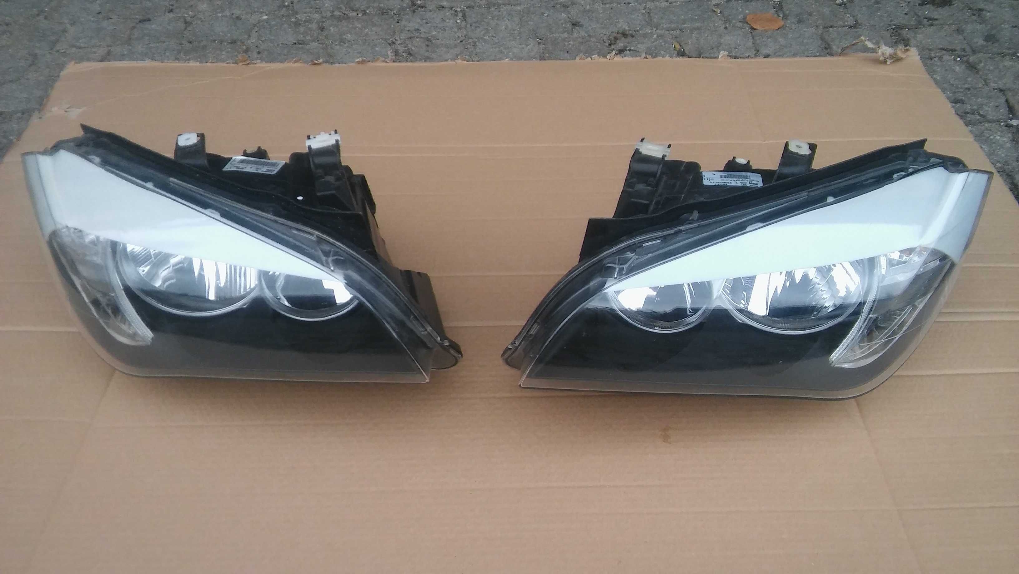 BMW X1,E84 Lift,od 11r,lampa przód,Lewa+Prawa,zwykła,H7,oryginał,ZKW