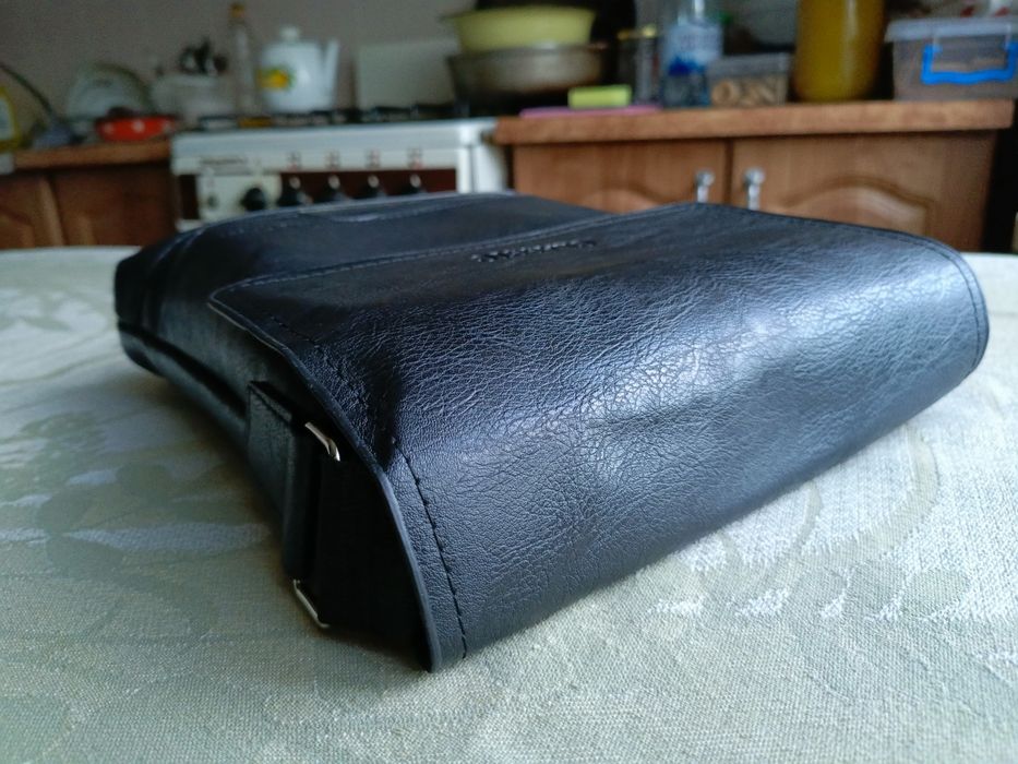 Продам мужскую сумку-барсетку