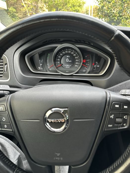 Volvo V40 com 106 mil km
