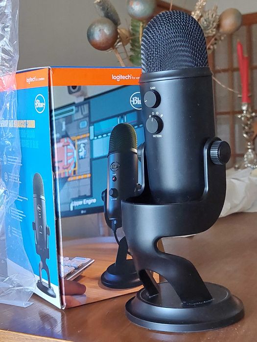 Microfone Logitech for Creators Blue Yeti USB Condensador Blackout