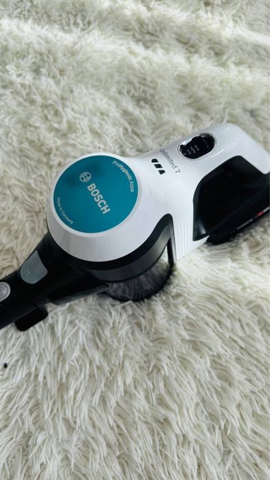 Пылесос Bosch BCS71HYG2 Unlimited 7 ProHygienic Aqua