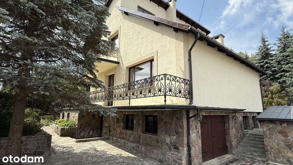 Solidny , stylowy dom , 270 m2 , działka 1087 m2