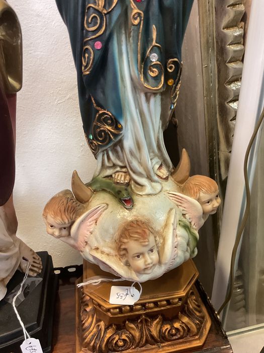 Figuras religiosas peças em resina pintura manual ,discrição abaixo