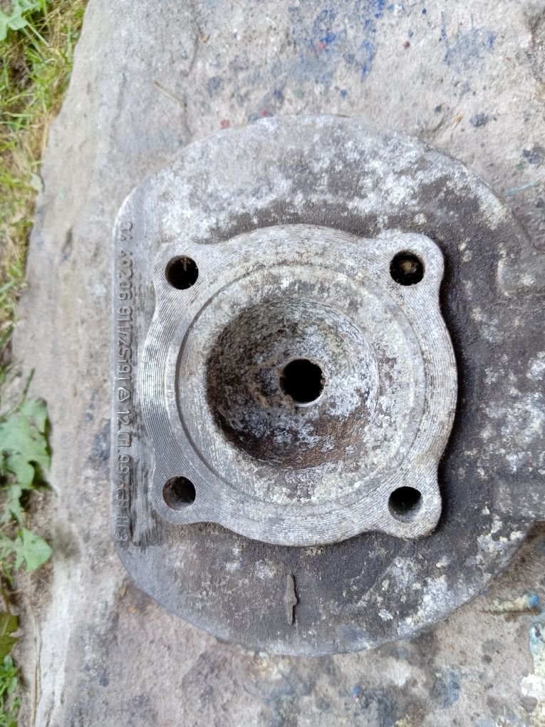 Sprzedam głowice od trabanta oryginał.