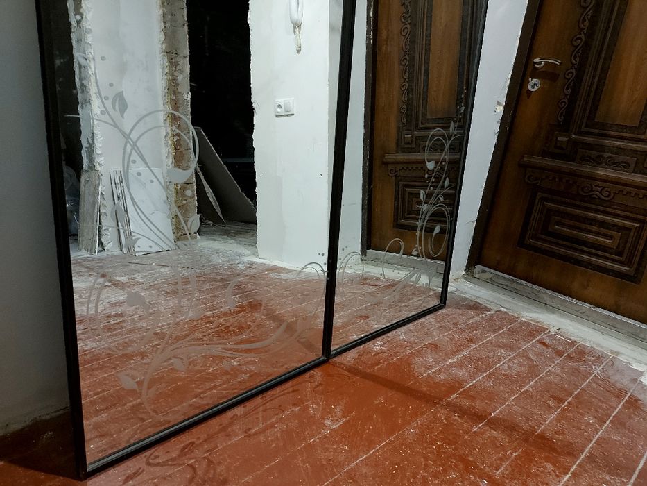 Дверь зеркальная для шкафа купе