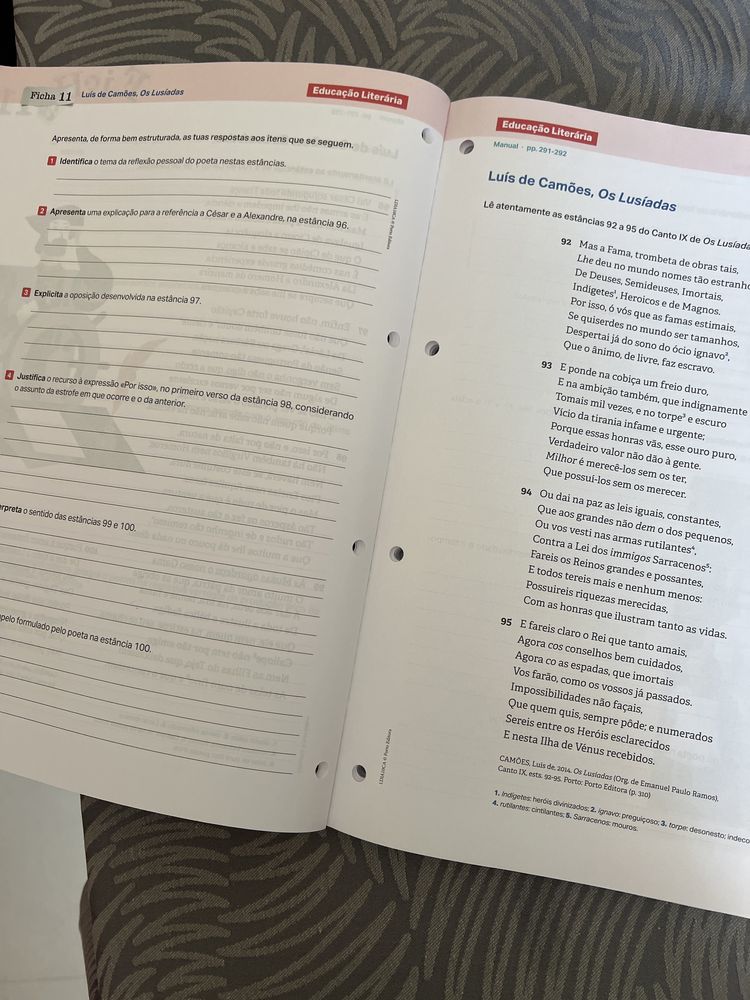 Caderno de fichas da disciplina de Português 10ano