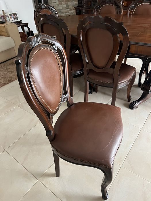 Mesa de jantar em nogueira/ 8 cadeiras