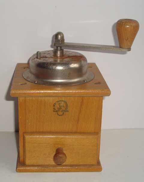 Colecção de Diversos Moinhos de Café Antigo