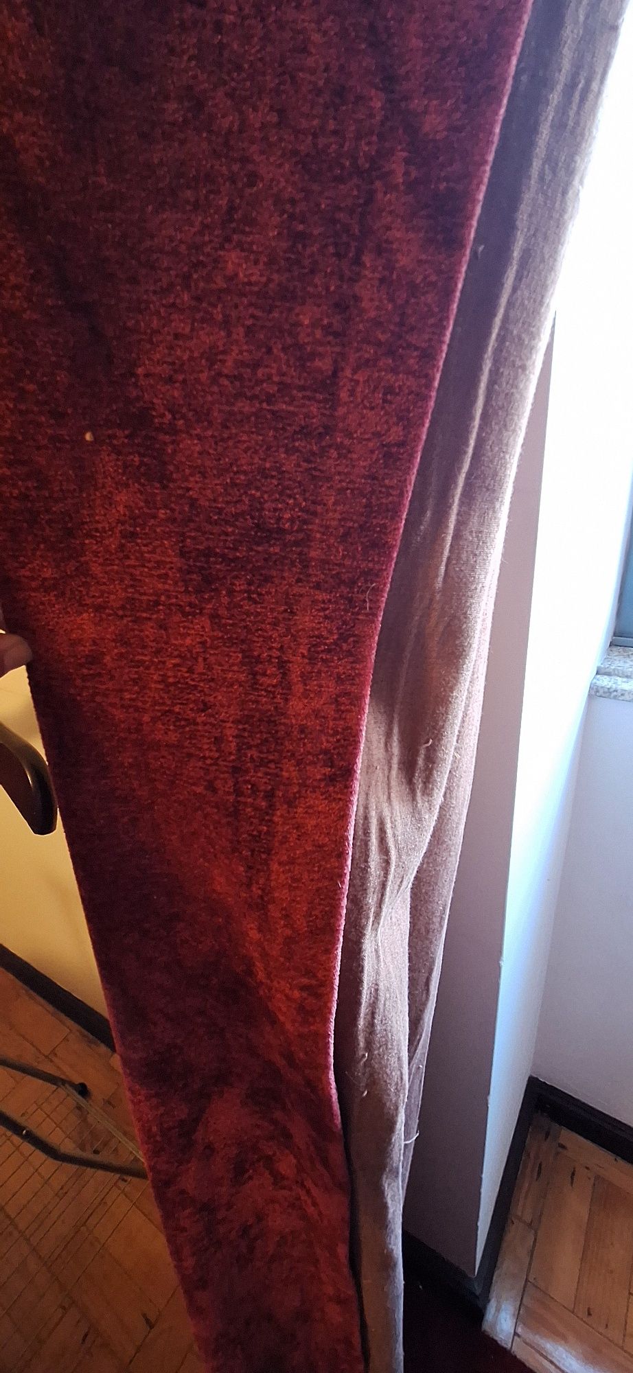 Cortinas - Vermelho escuro [Aveludadas]