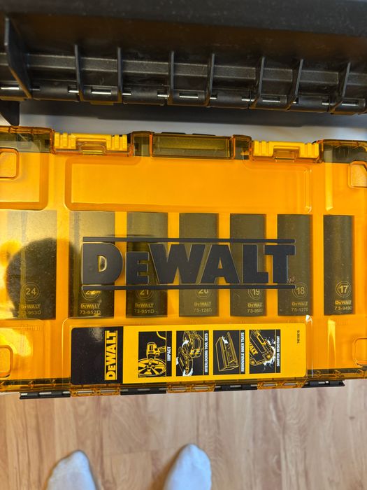 Klucz udarowy DeWALT DCF899P2 18V + zestaw nasadek udarowych. Nowy!!!