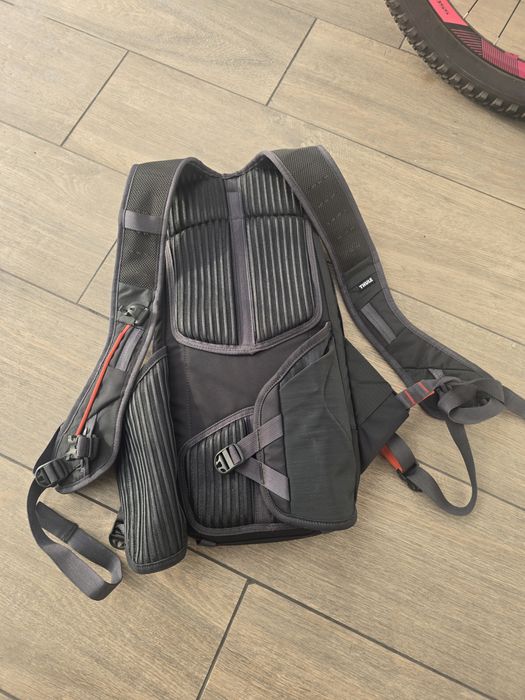 Plecak z bukłakiem Thule Rail Bike Hydration 8L Obsidian