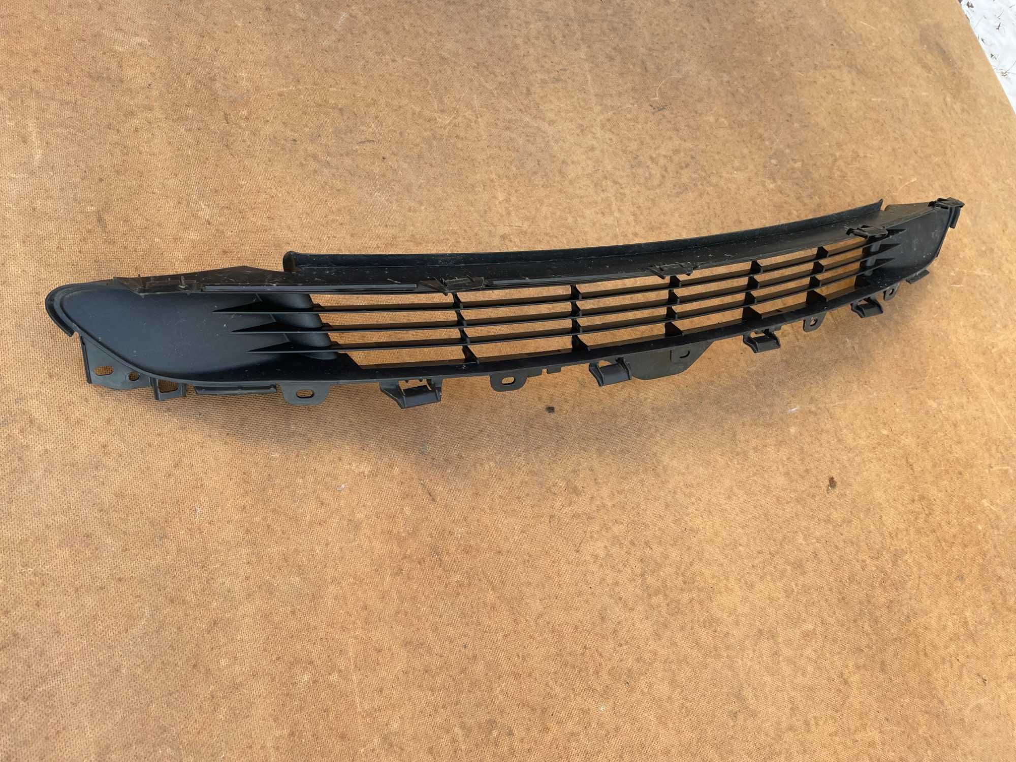 Решітка переднього бампера tesla model 3 оригінал 1516848-00-a Tesla 3