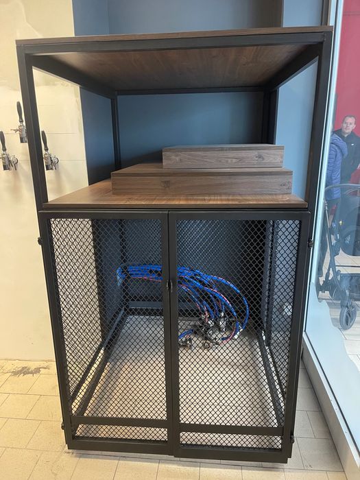 Meble/ regały sklepowe