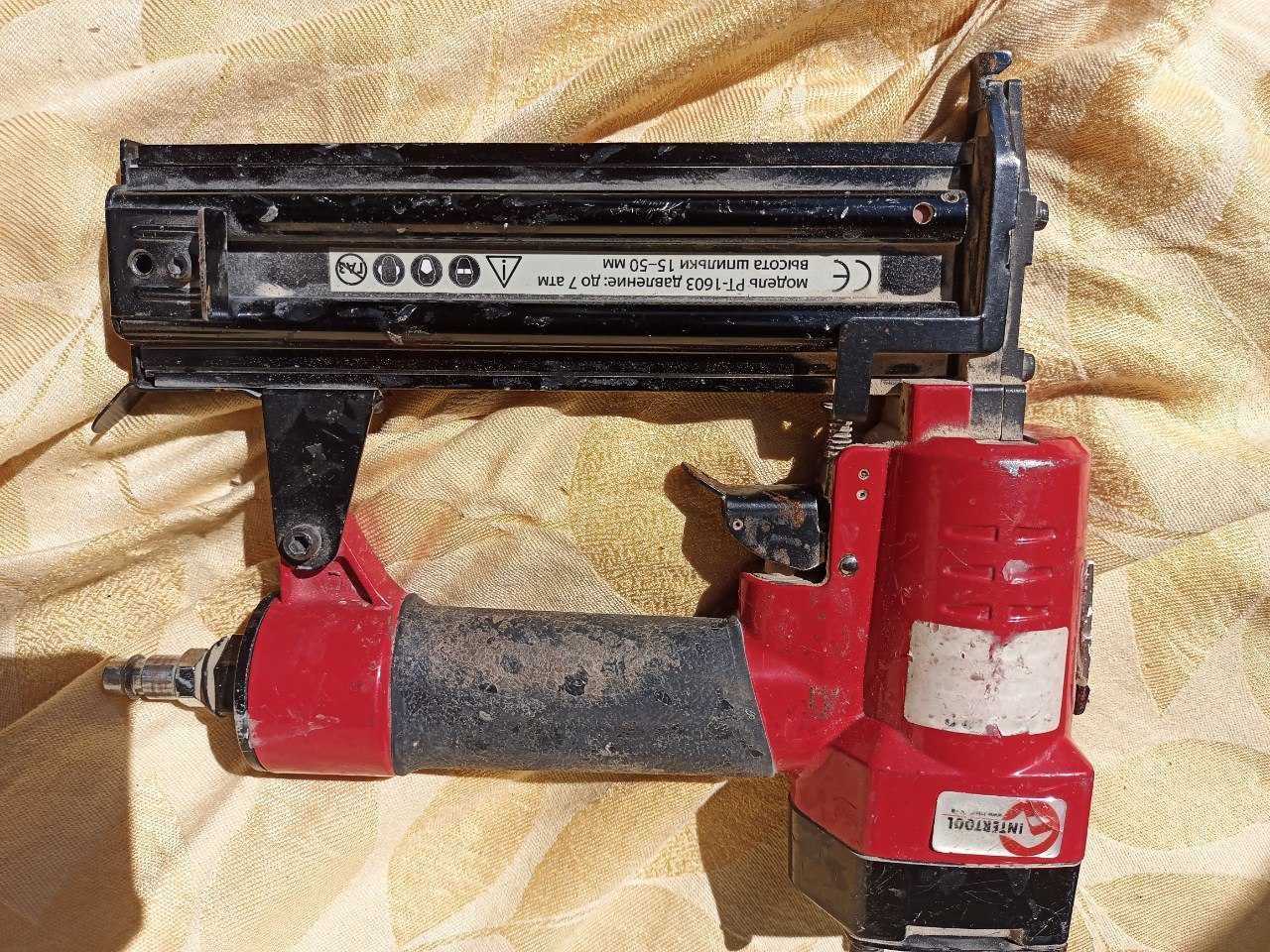 Продам пневмостеплеры Intertool mod.8016