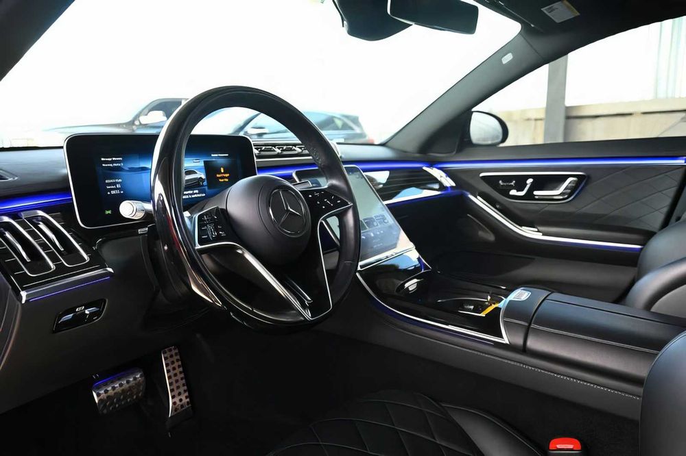 Mercedes-Benz S-Class      2024