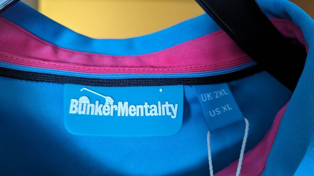 Camisolas de golfe Bunker Mentality XXL. Preço para o par.