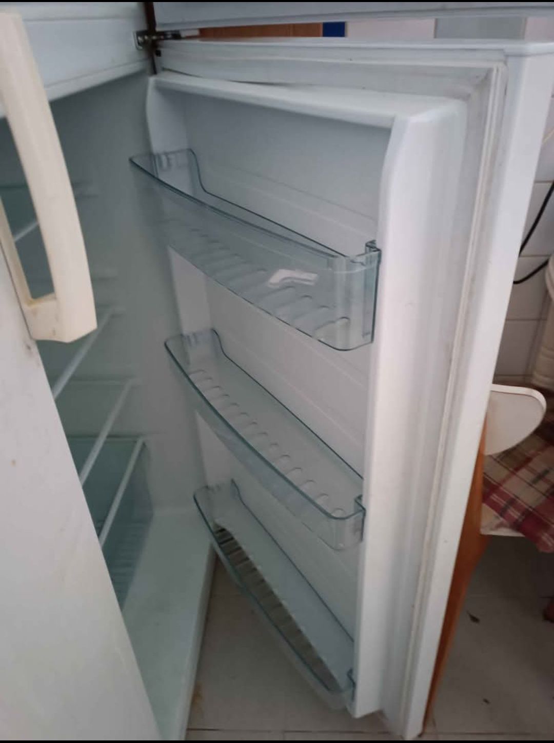 Frigorífico com congelador