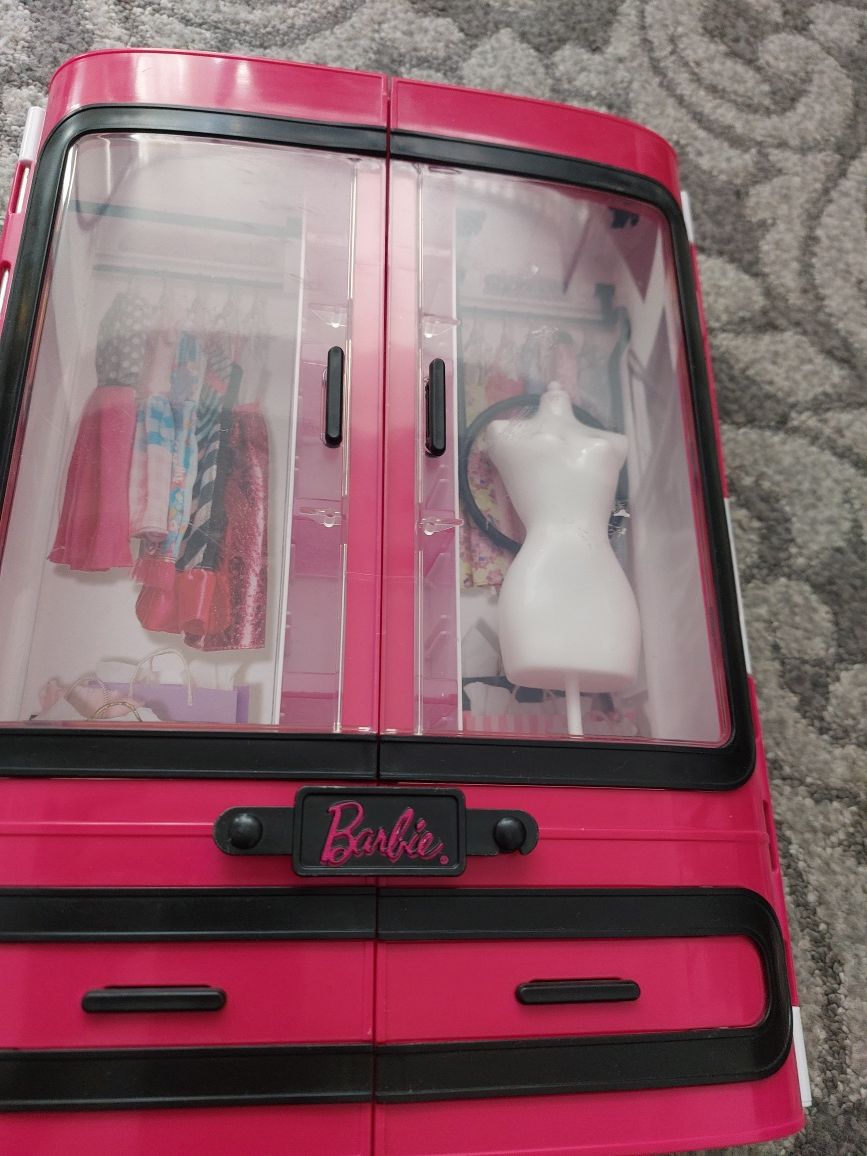 Szafa na ubranka Barbie + gratis