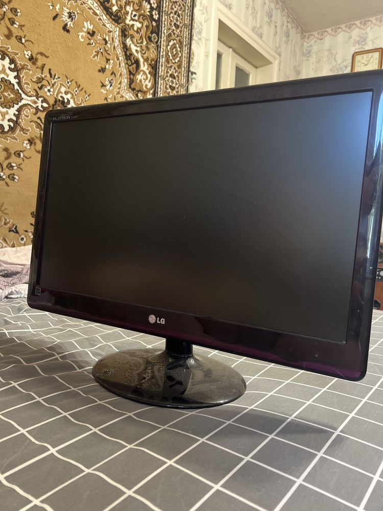 Продам монитор Lg Flatron E2350T