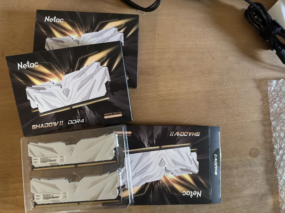 Оперативна памʼять нова ddr4 2x8gb 3200 Mhz.