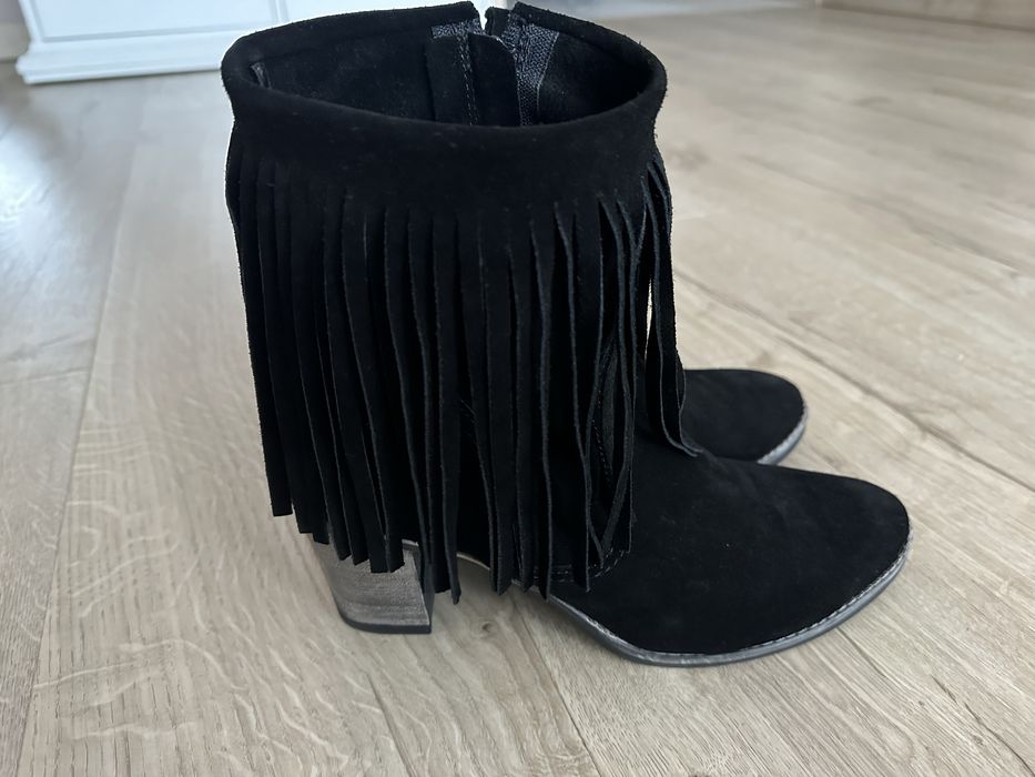 Botki kowbojki zamszowe z frędzlami 40