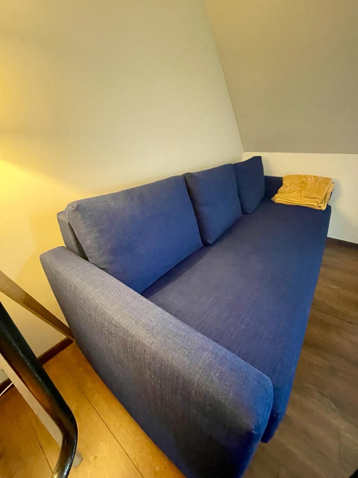 Kanapa sofa Friheten granatowa ikea