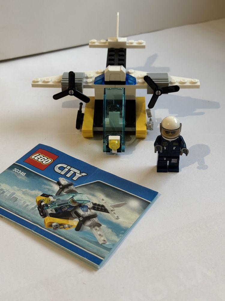 Lego City 30346 samolot z wieziennej wyspy