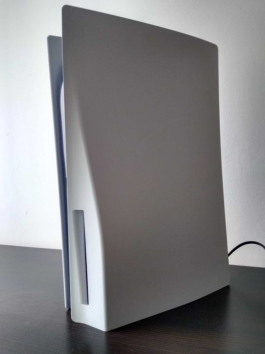 PS5 Z NAPĘDEM + 2 PADY + Stacja Ładująca + Valhalla