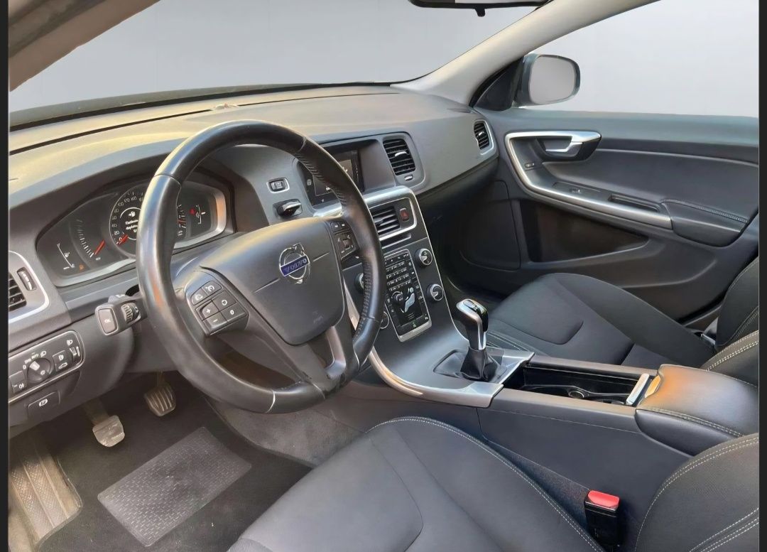 VOLVO V60 1.6 D2