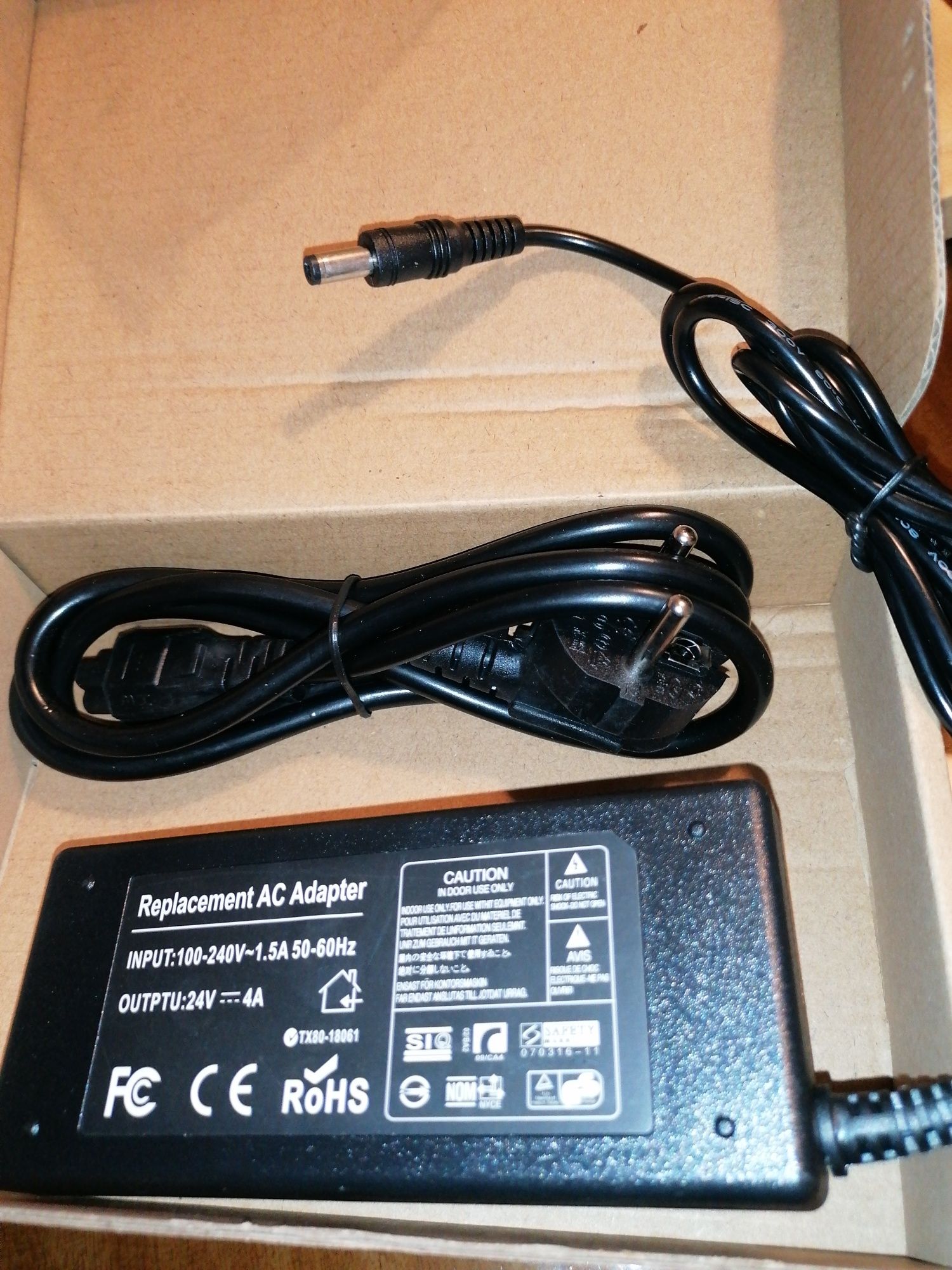 Carregadores para computador 24 AV 4 A ou 12V 5,5x2,1mm, etc
