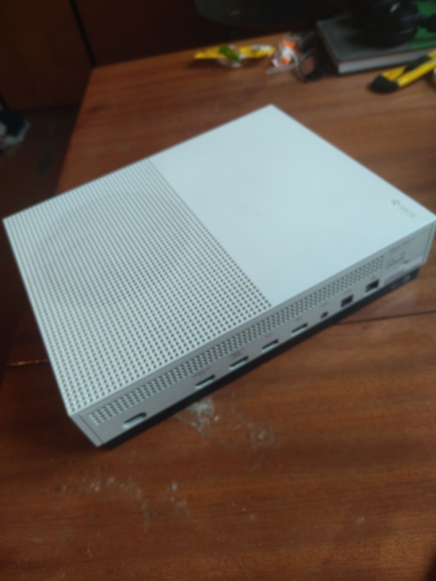 Продам Xbox one s