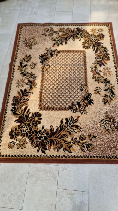 Sprzedam dywan 1.5 x2.1 m