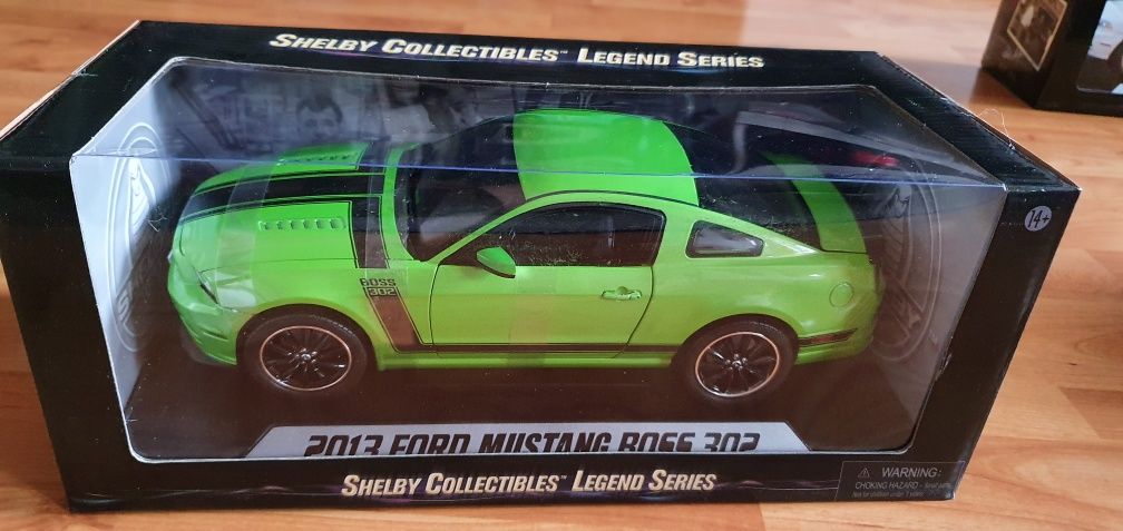 1:18 Shelby Collectibles Ford Mustang BOSS 302