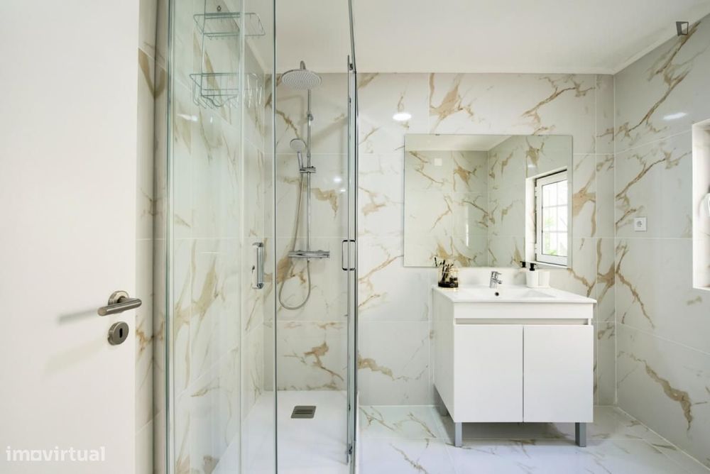 Quarto - localizado em Graça Lisbon