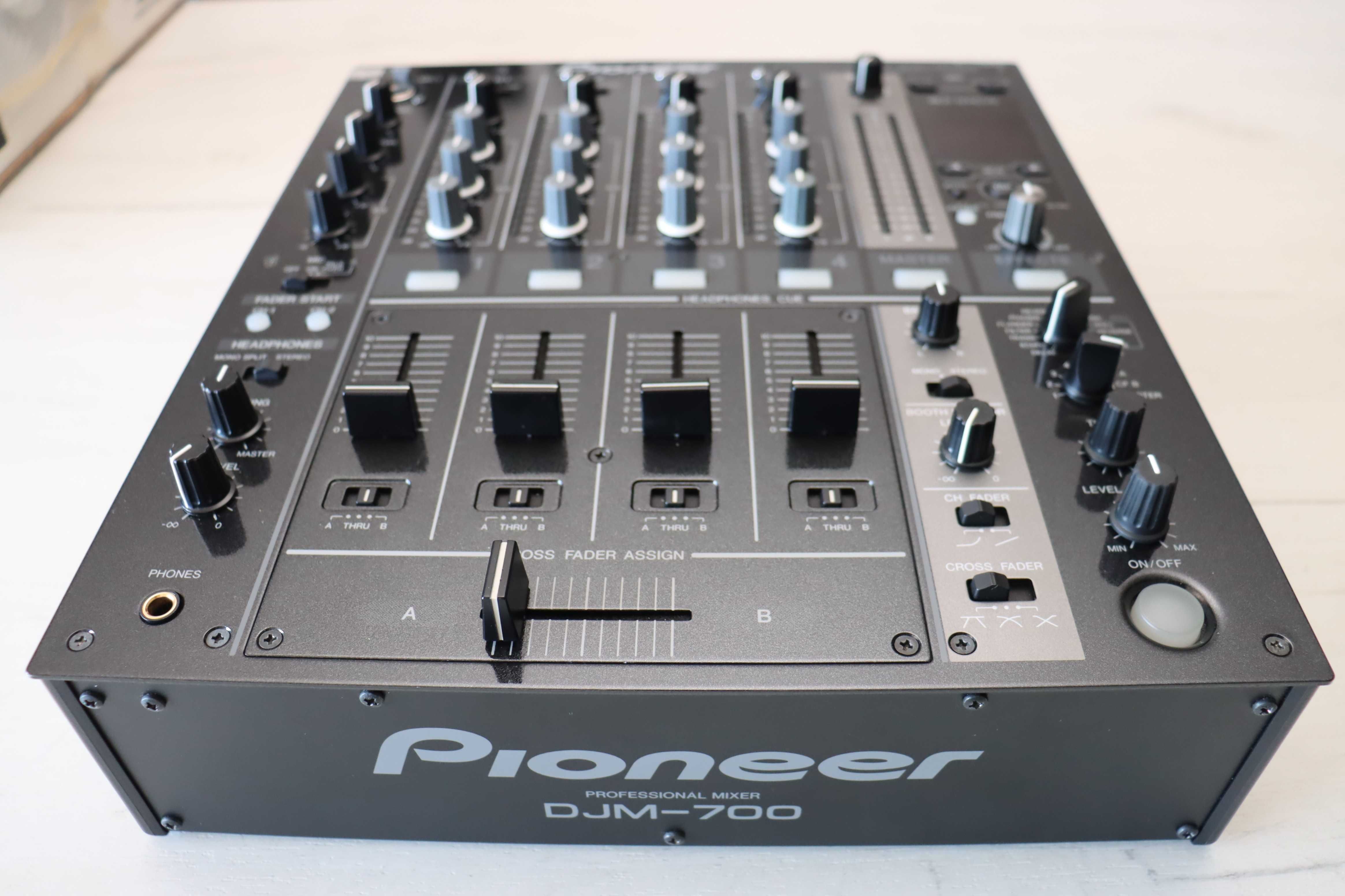 Pioneer DJM 700 Mikser idealny stan gwarancja