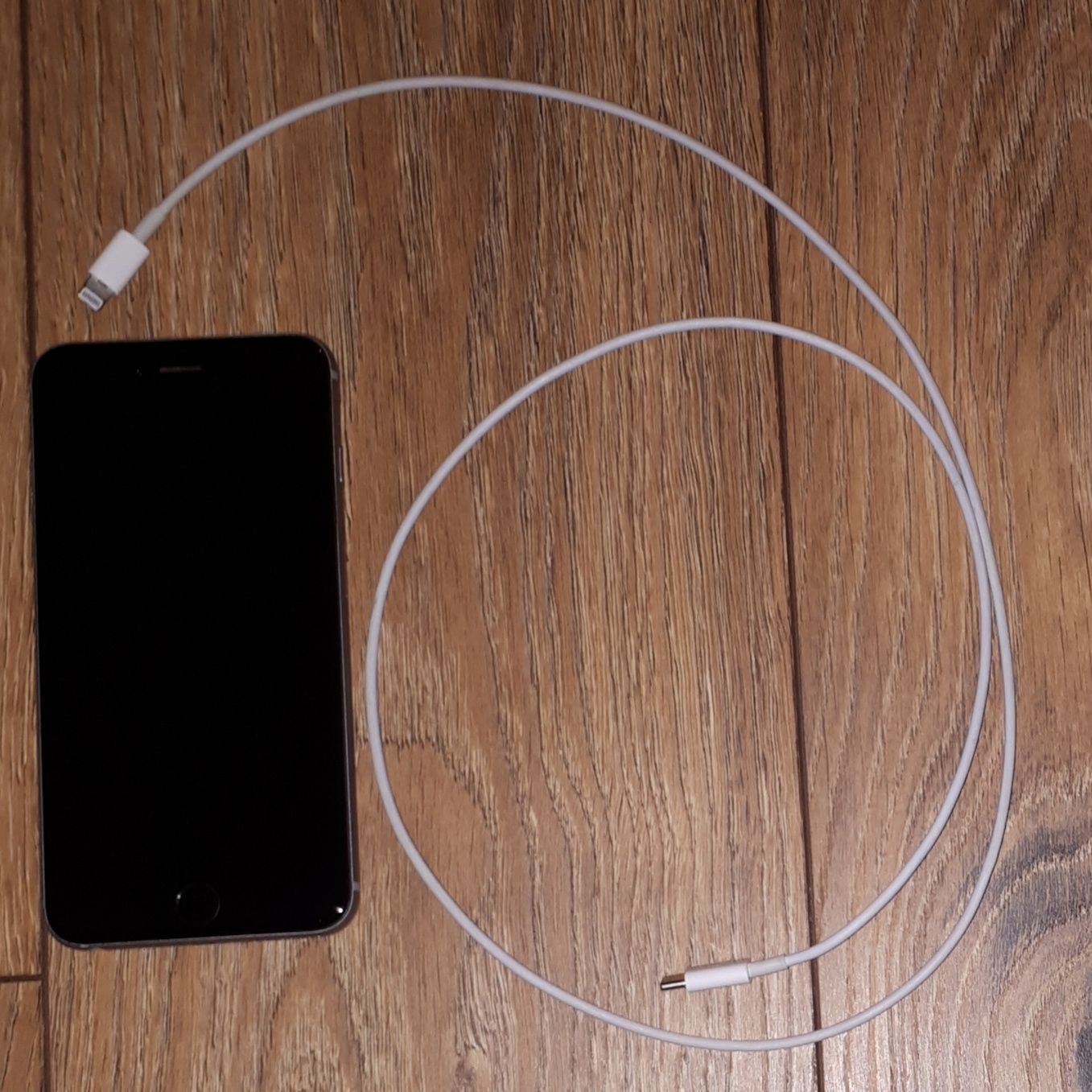 1iPhone 6s Plus Apple w bardzo dobrym stanie