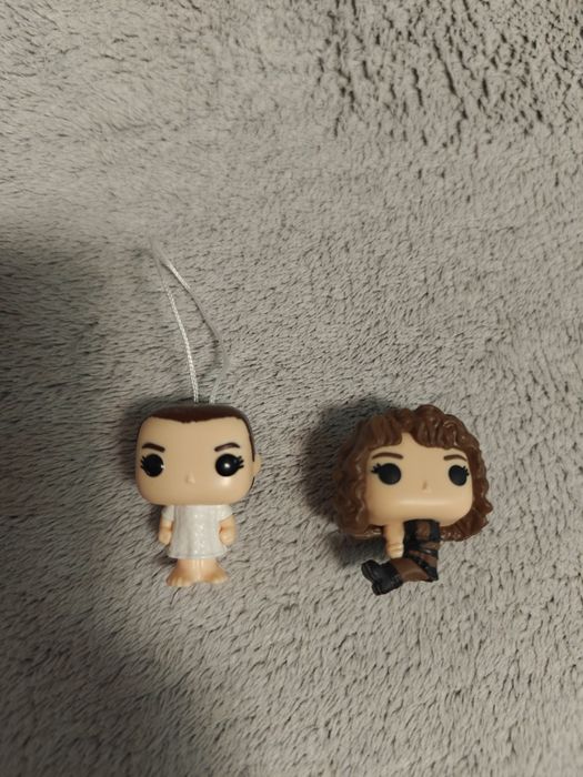 Nancy i eleven Kinder joy