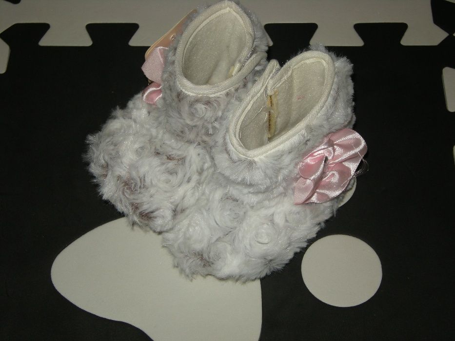 Nowe buciki niemowlęce - kozaczki 11cm