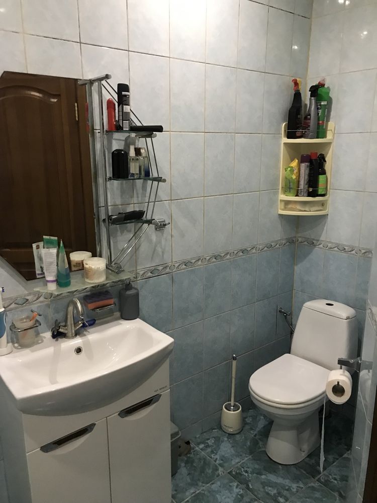 Продаж 3к квартири на Революцiйнiй