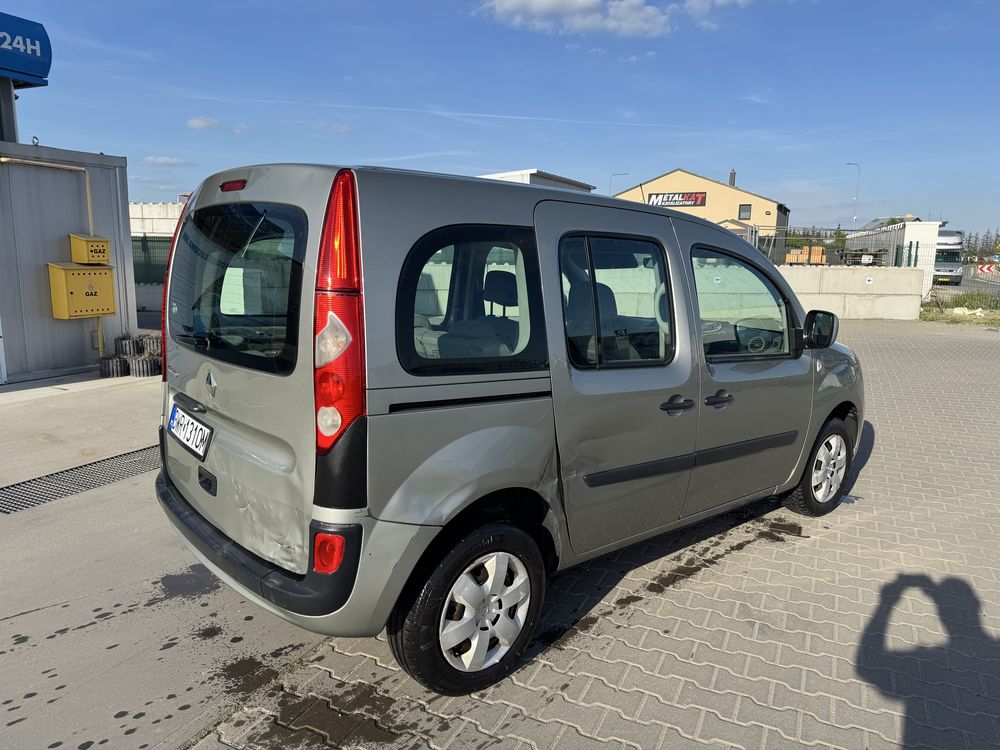 Renault kangoo 4 drzwi osobowe OKAZJA Wrocław długie opłaty klim ocRok