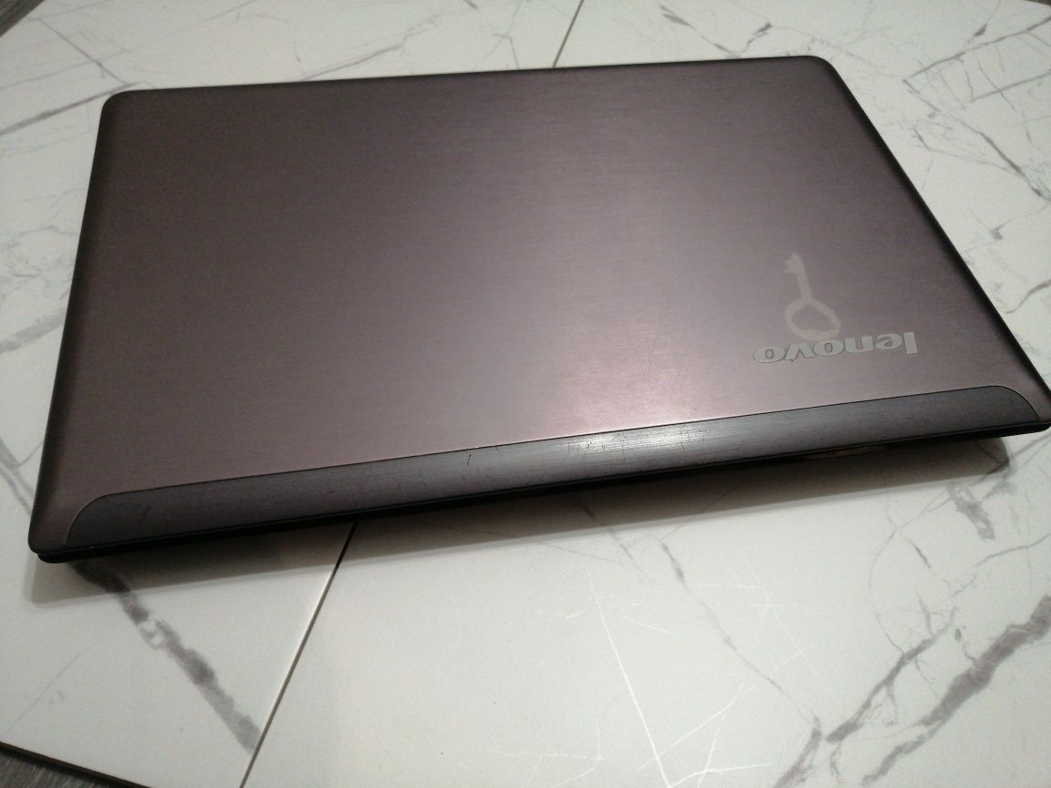 Ноутбук Lenovo z575